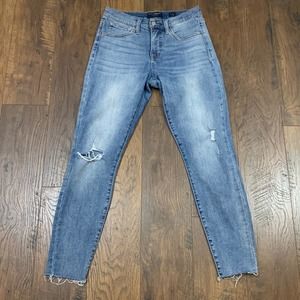 LUCKY BRAND - ClLucMid Rise Super Skassic Blue Distressed Women's Jeans